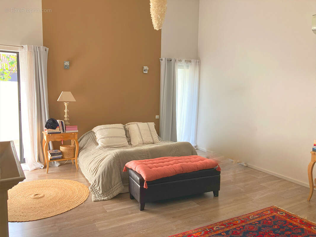 Maison à MONTELIMAR