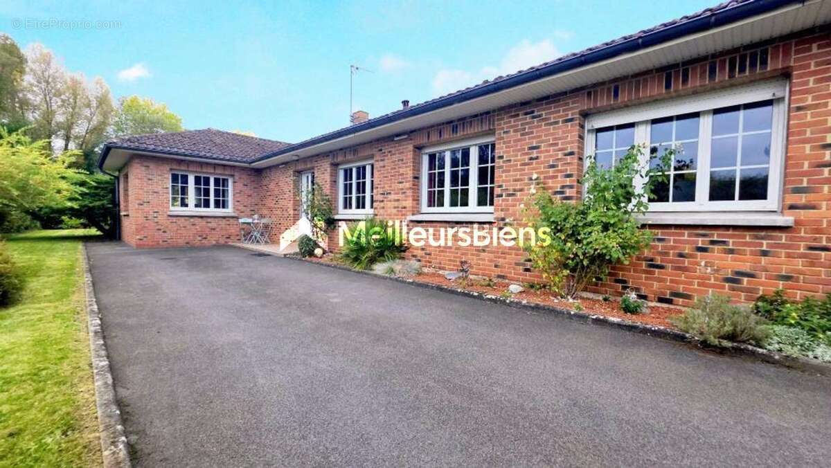 Maison à AULNOYE-AYMERIES