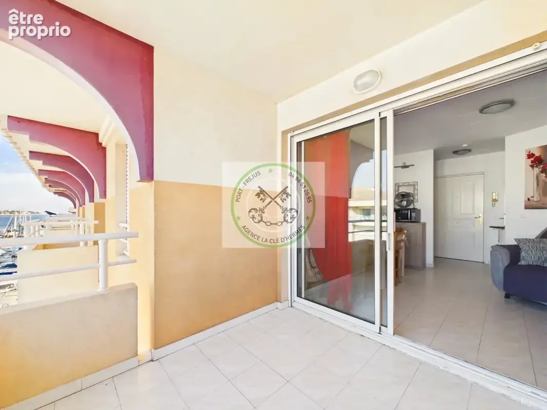Appartement  meublé 2 pièces rénové avec vue mer et port - photo 11