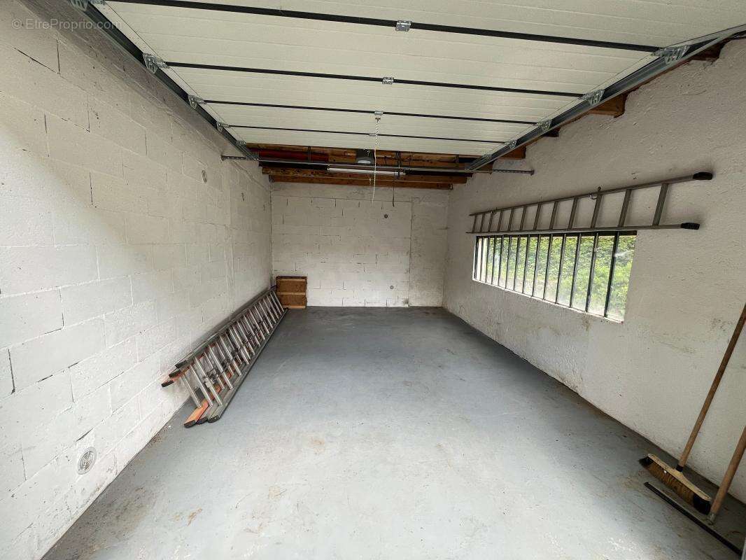 Maison à LA JONCHERE-SAINT-MAURICE