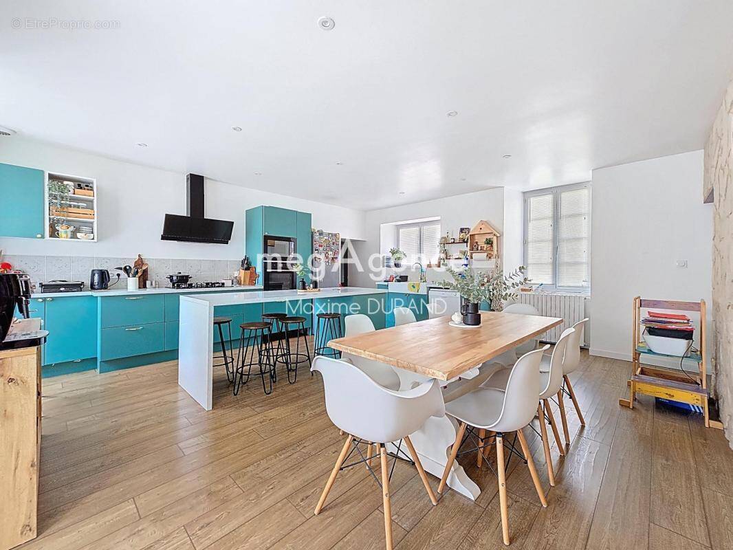 Maison à SAINT-AMAND-SUR-SEVRE