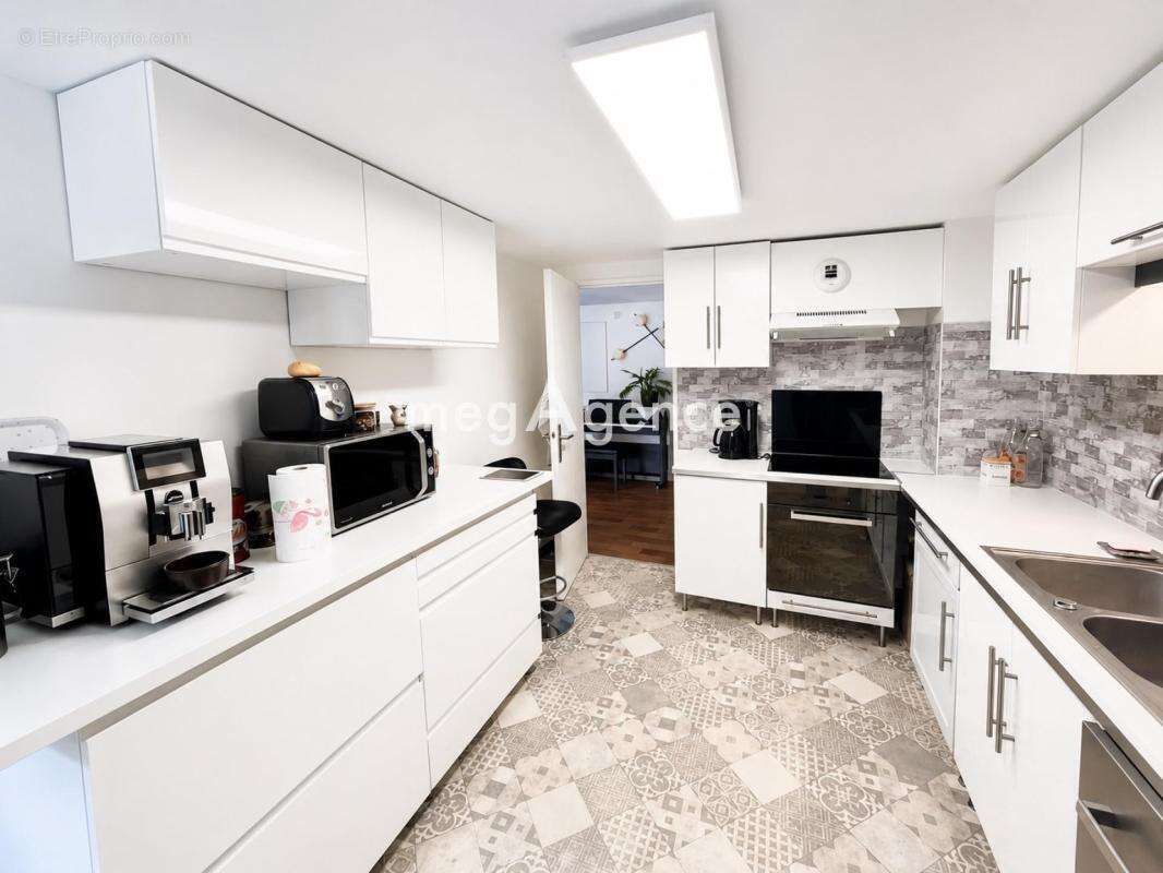 Triplex esprit maison 118 m² avec jardin, cheminée et 3 parkings – Saint-Nom-la-Bretèche - photo 9