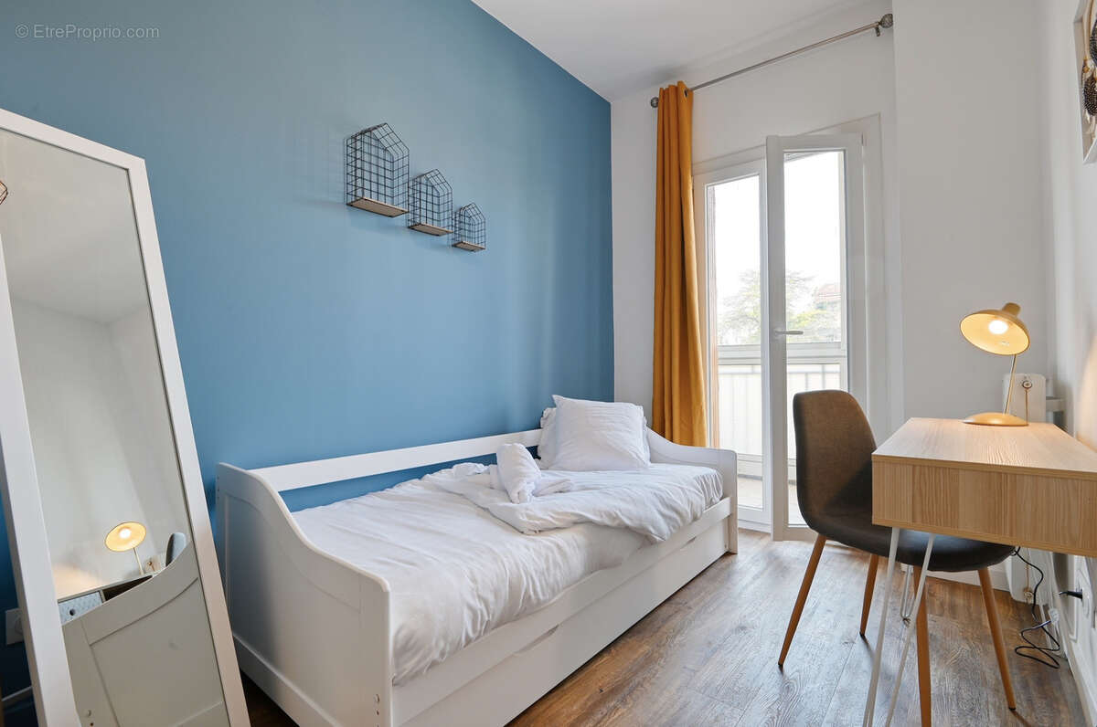 Appartement à MARSEILLE-4E