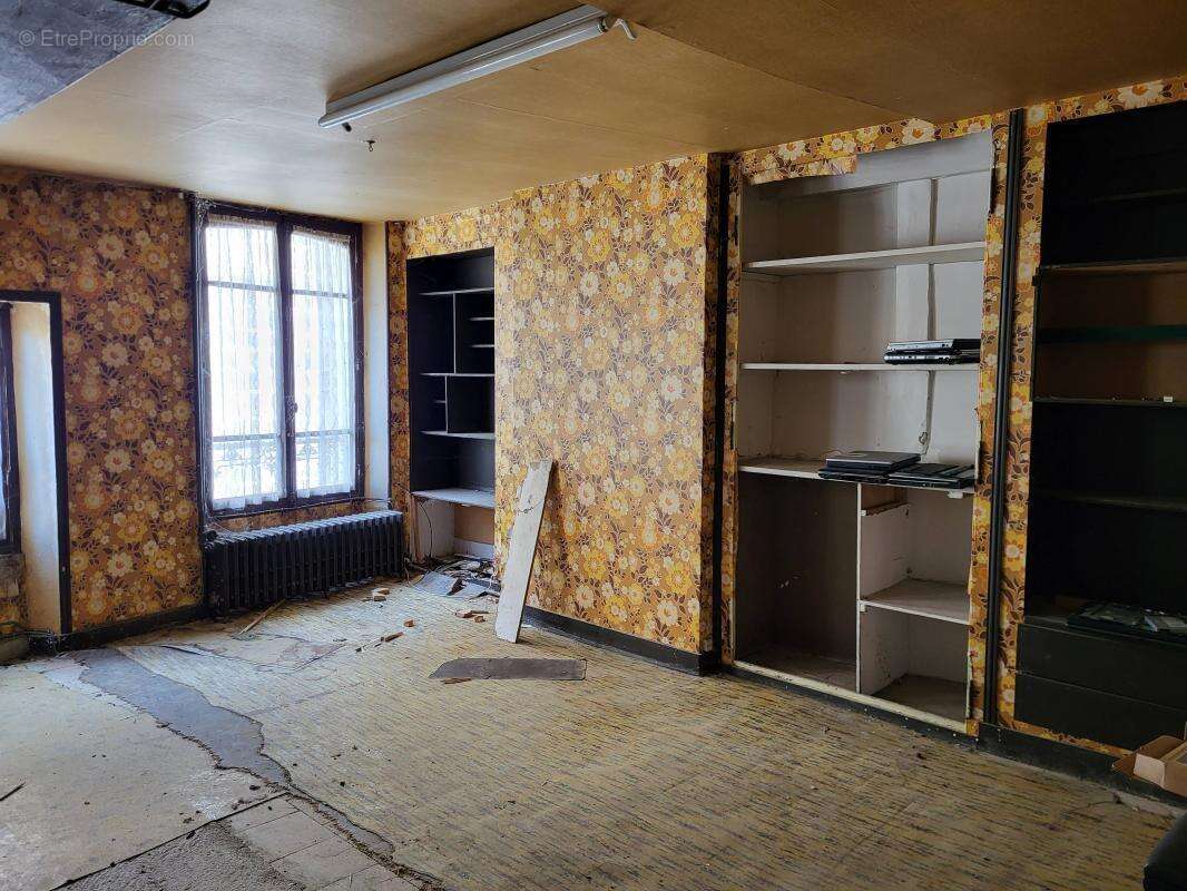 Commerce à MONDOUBLEAU