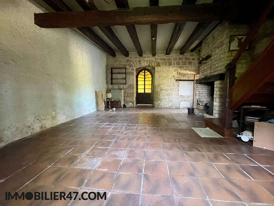 Maison à COLAYRAC-SAINT-CIRQ