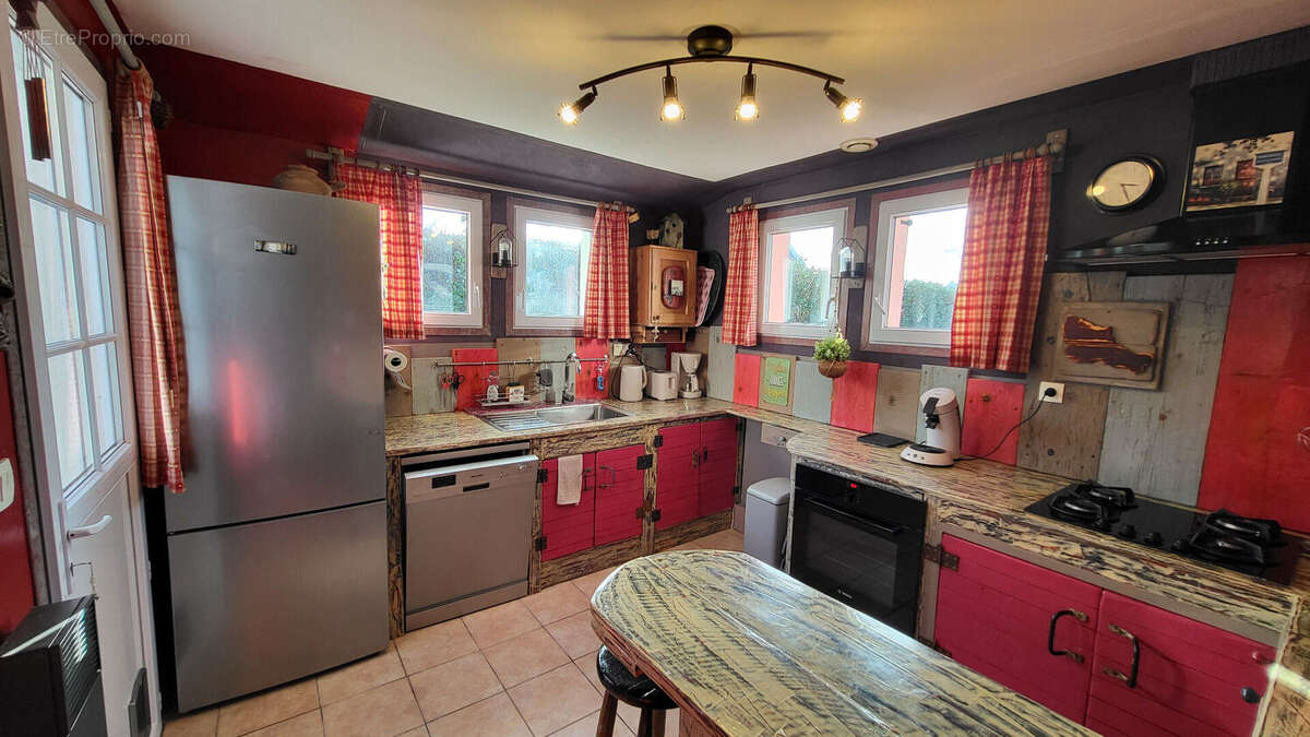 Maison à vendre à Le Palais : 4 chambres, calme et proximité des commodités - photo 3