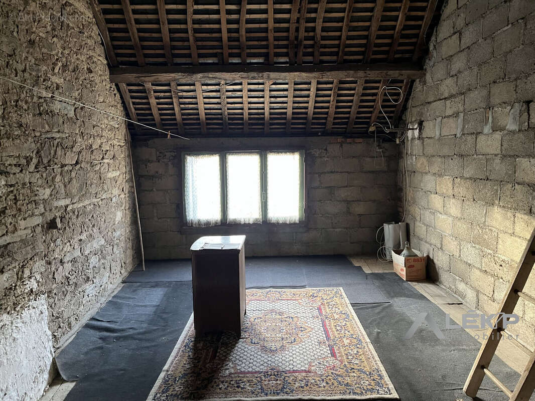 Maison à BAINS-SUR-OUST