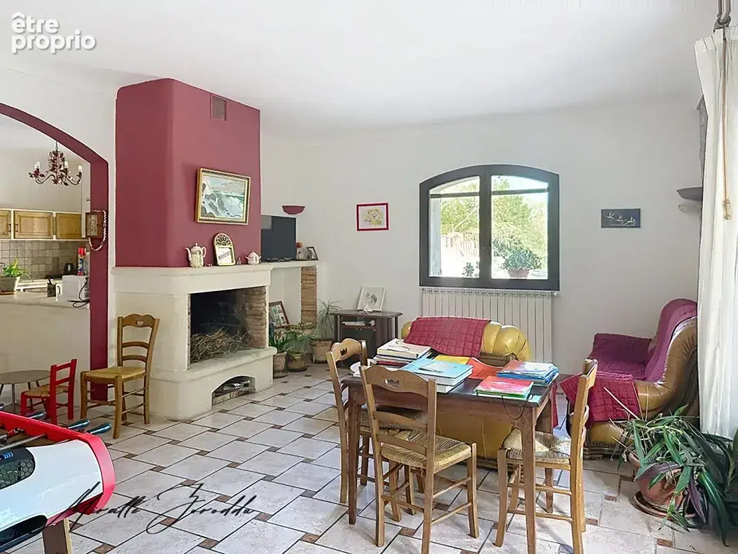 ARLES MAS de 9 pièces  de 202 m²   avec dépendance , garage - photo 5