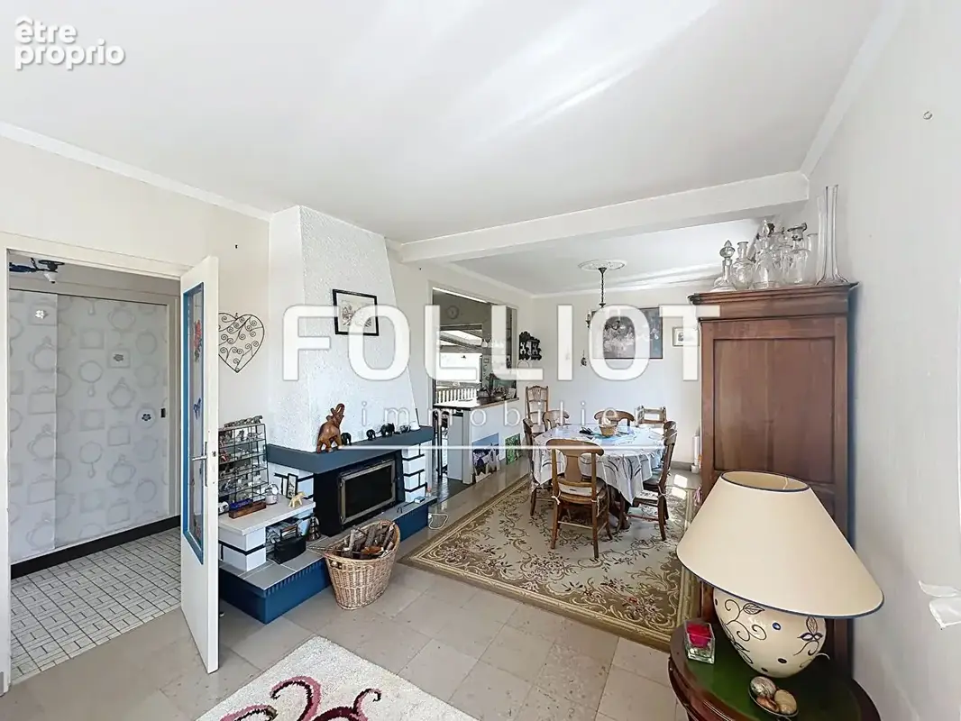 Maison spacieuse de 7 pièces à vendre à Jullouville - photo 2