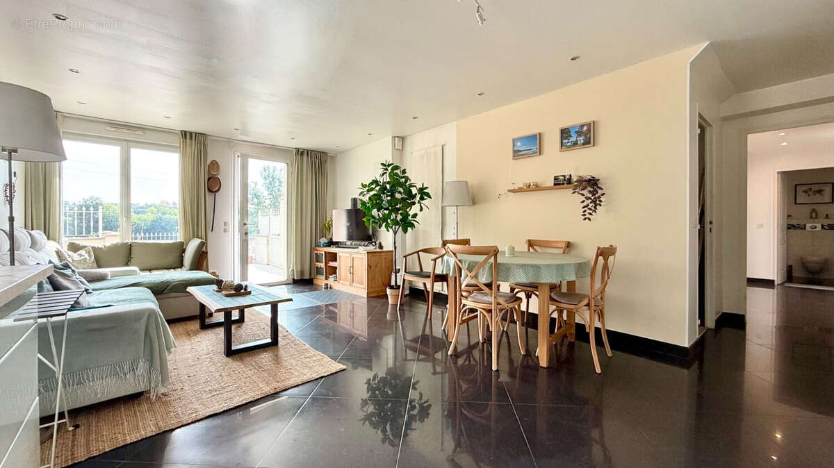 Appartement à CORBEIL-ESSONNES