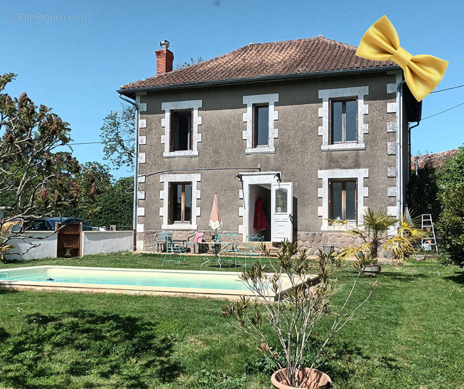 Maison à PLEUVILLE