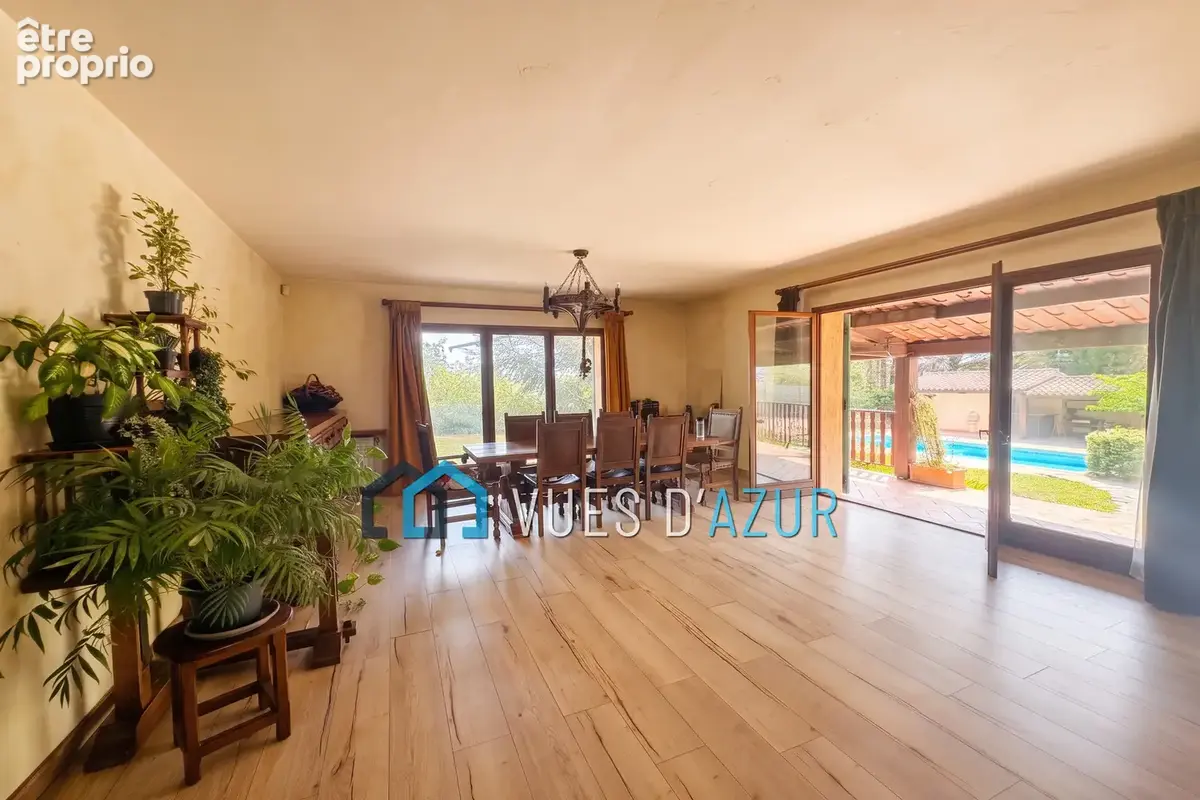 Maison 99 pièces 140 m² à vendre à Le Rouret (06650) - photo 2