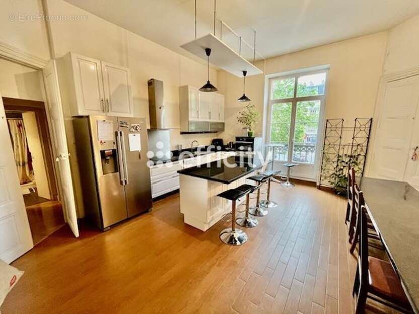 Appartement à PARIS-10E