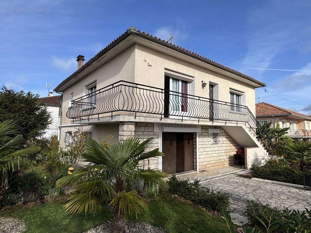 Maison à RUFFEC