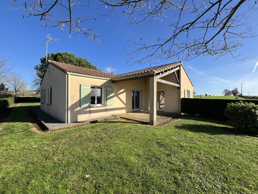 Maison à LA MEILLERAIE-TILLAY