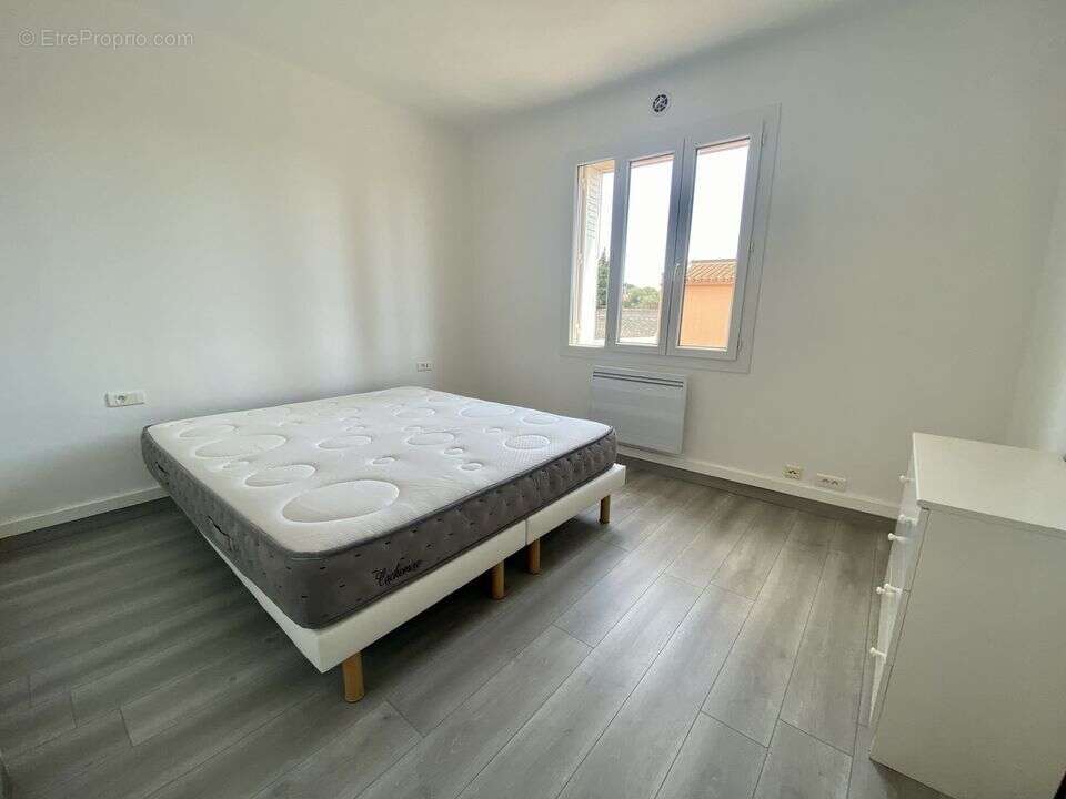 Saint Mitre les Remparts maison type 6 à vendre - 4 chambres - - Maison à SAINT-MITRE-LES-REMPARTS