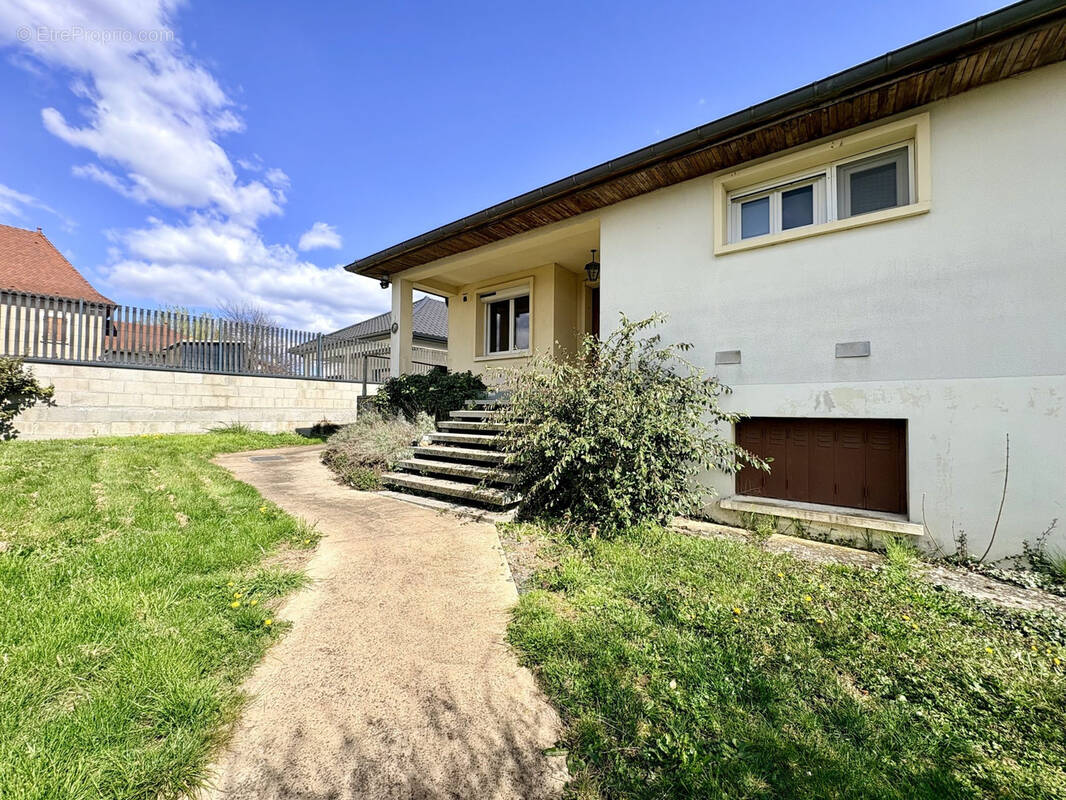 Maison à LA BATIE-DIVISIN