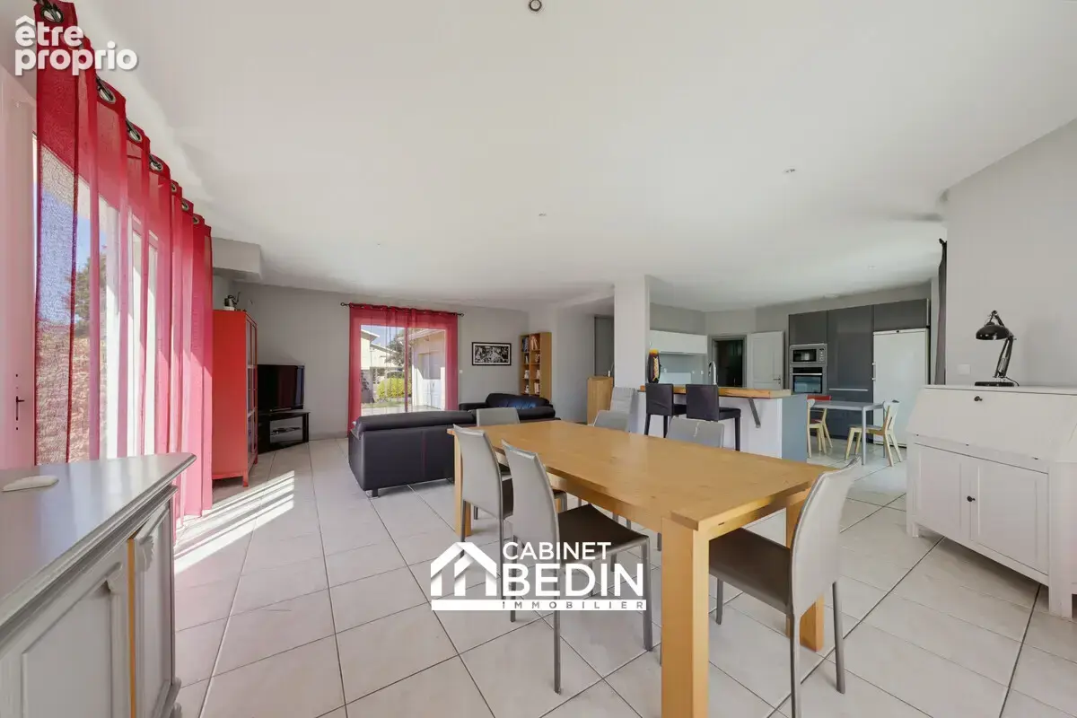 Maison 5 pièces 142 m² à vendre à Saint-Medard-En-Jalles (33160) - photo 3