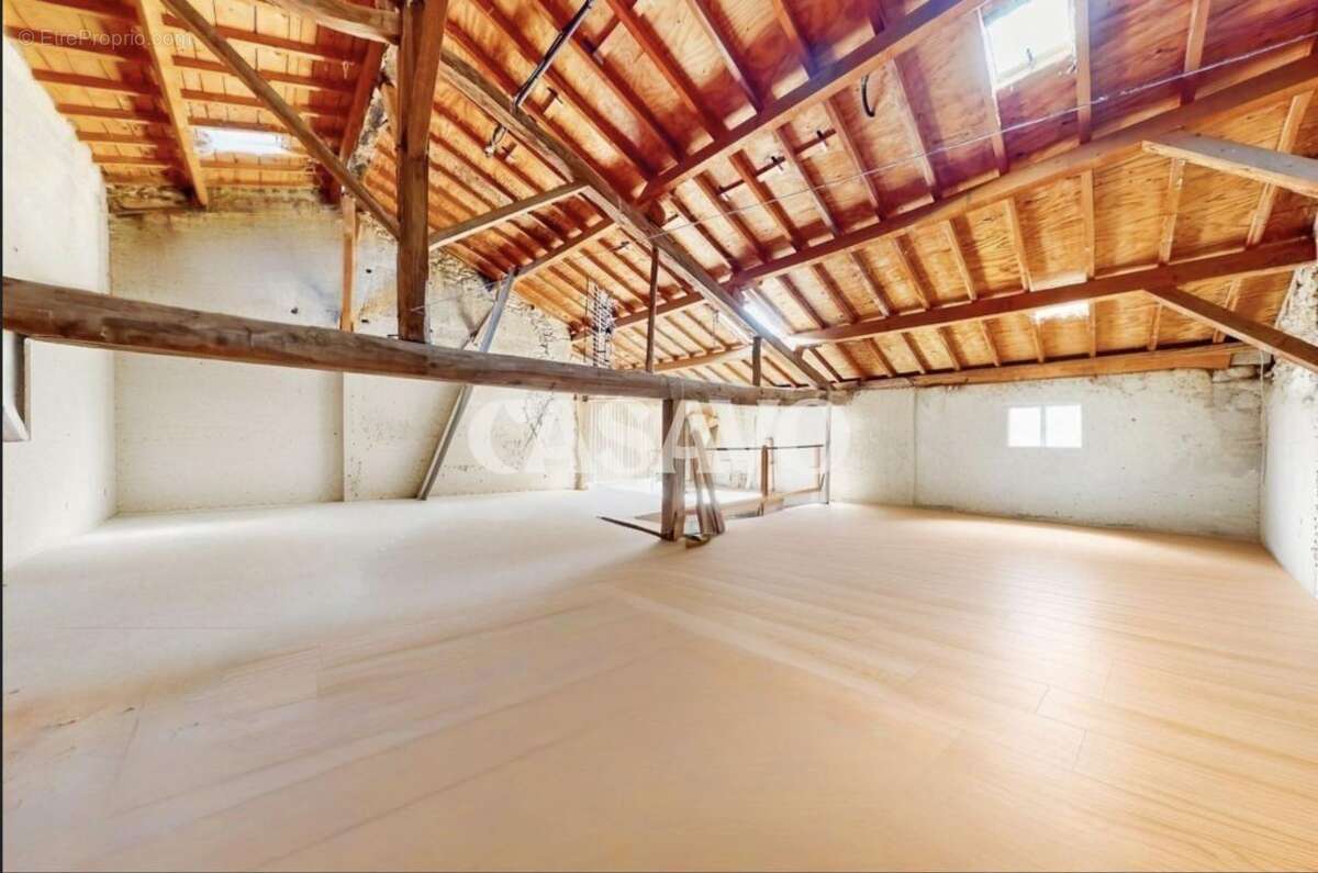 Maison à REVEL-TOURDAN