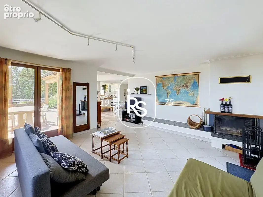 Avec une vue époustouflante, villa de 123 m2 habitables, une piscine et 2,23 ha de terrain - photo 7
