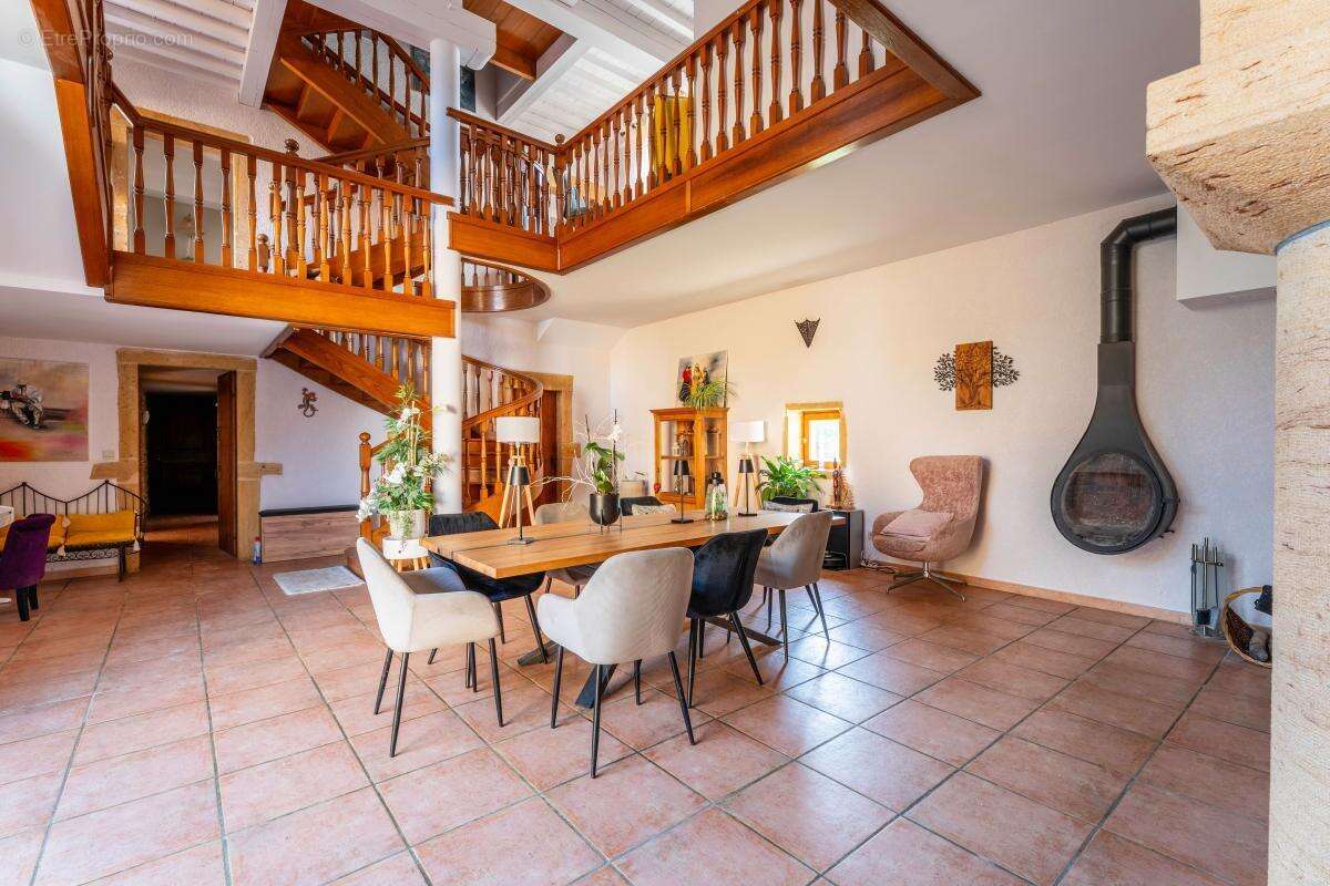 Maison à SAINT-GERMAIN-SUR-L&#039;ARBRESLE