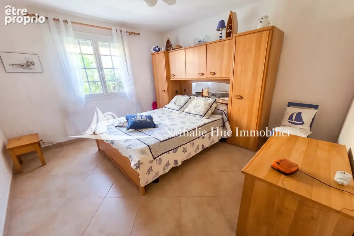 Maison 196 m² à Saint-Cyprien  - photo 9