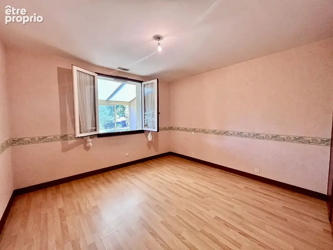 Secteur Villeneuve-sur-Lot, découvrez cette maison de plain-pied de 147 m², comprenant également un appartement indépendant, le  - photo 9