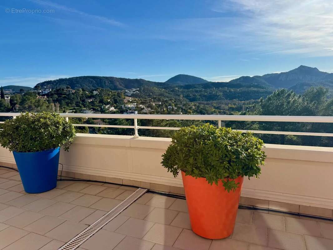 Appartement à MANDELIEU-LA-NAPOULE