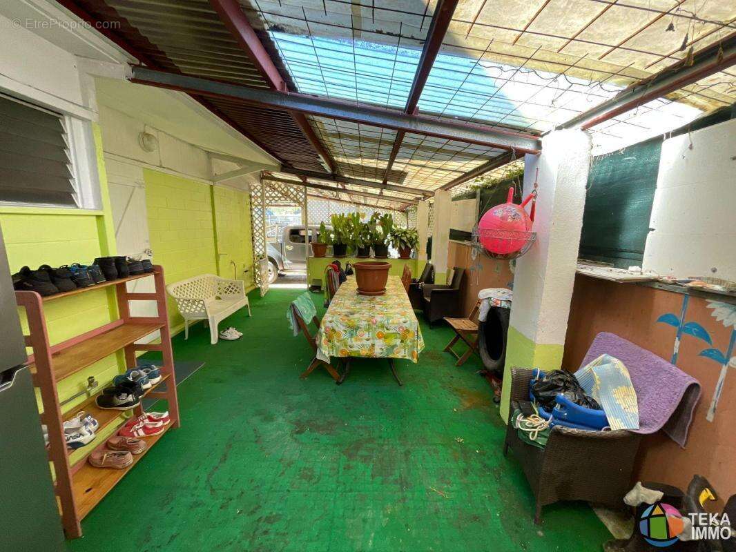FABIEN TEKA IMMO vous propose une maison F6 à la vente à proximité du village de la Plaine des Palmistes - photo 5