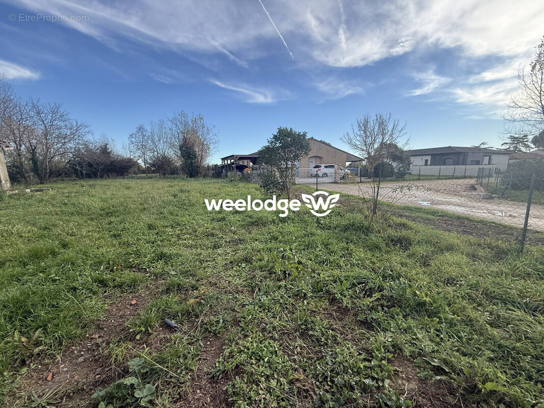 Terrain à MONDONVILLE