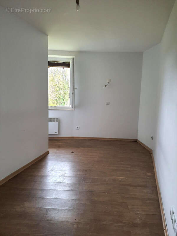 Maison à NAZELLES-NEGRON