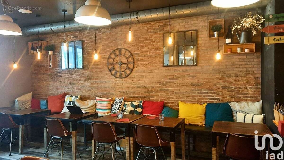 Photo 5 - Commerce à BURES-SUR-YVETTE