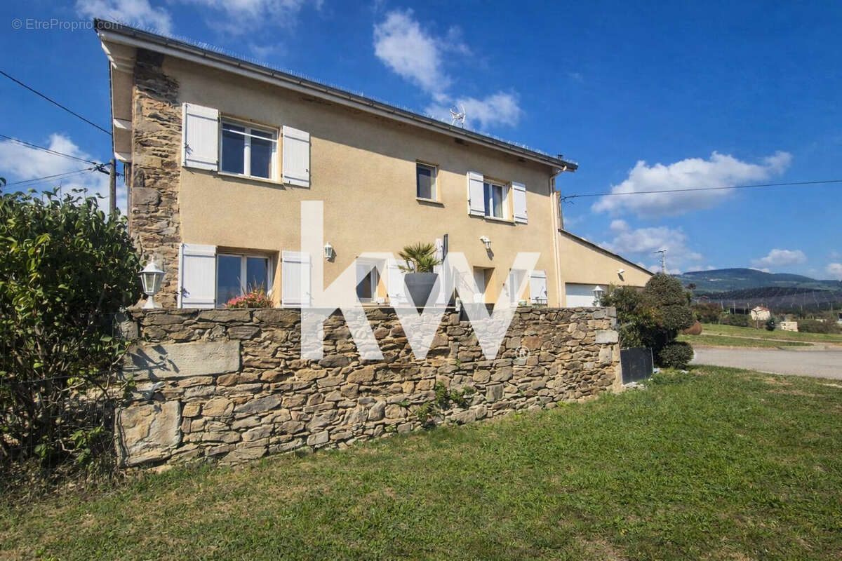 Maison à SAINT-DIDIER-SOUS-RIVERIE