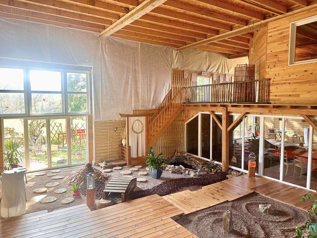 Maison à ECHASSIERES