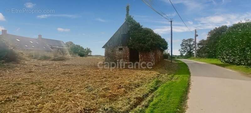 Terrain constructible avec grange - photo 2