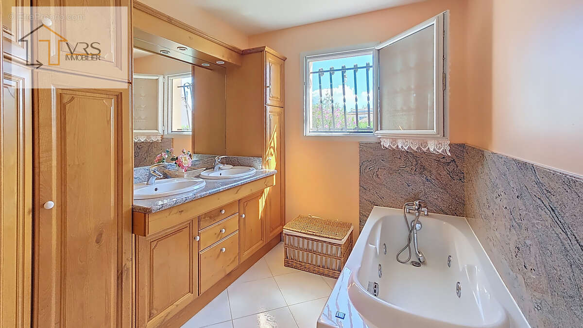 Superbe villa t5 157 m2   piscine, grand terrain 893 m2, garage et atelier   quartier residentiel recherché - photo 21