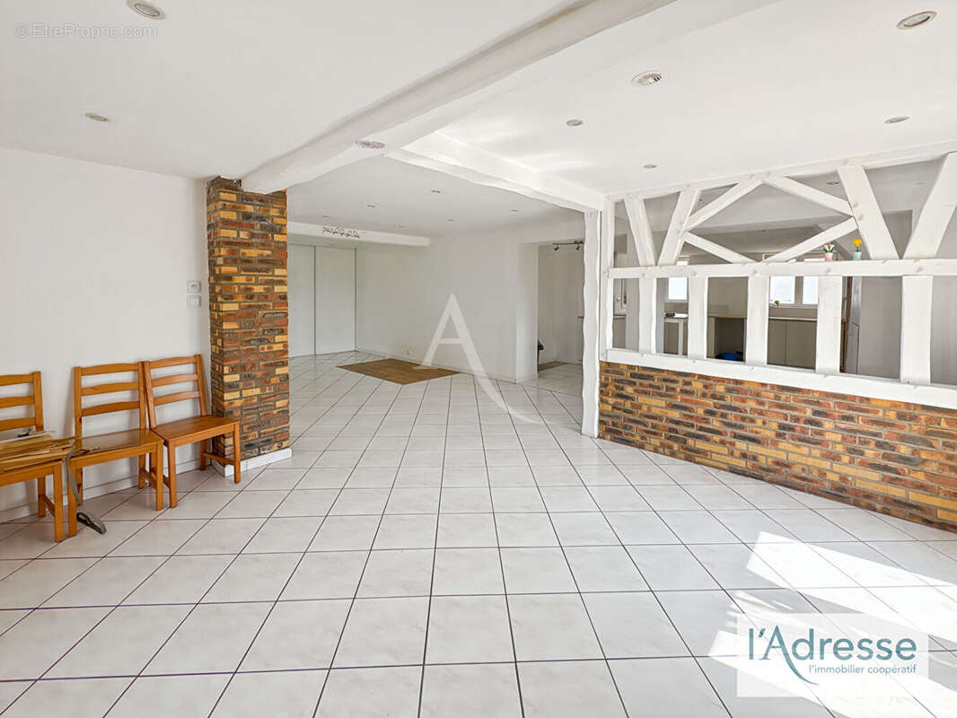 Maison à FLEURY-SUR-ANDELLE