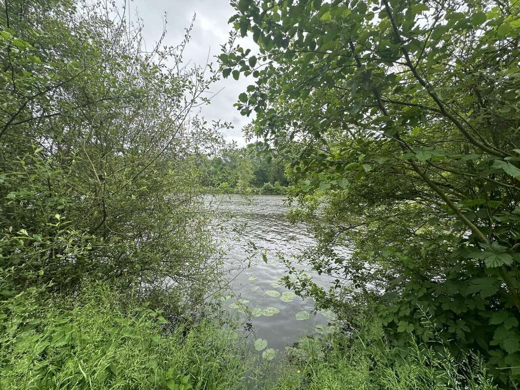 Terrain à MARIGNE-PEUTON