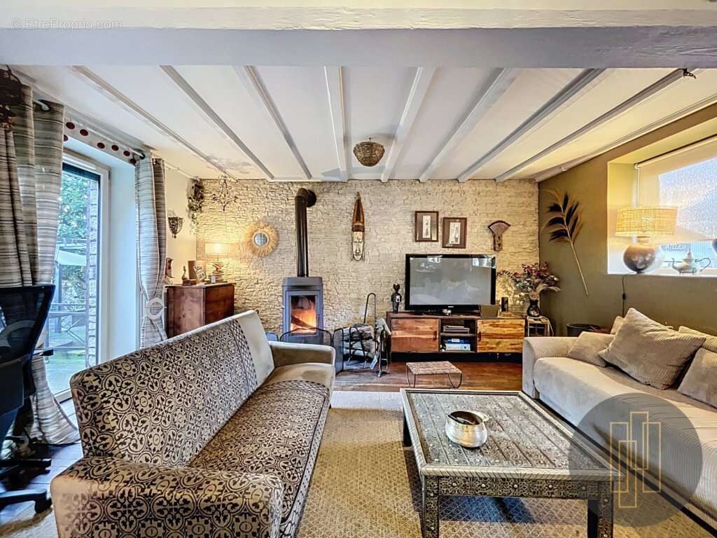 Maison à AMBERIEUX