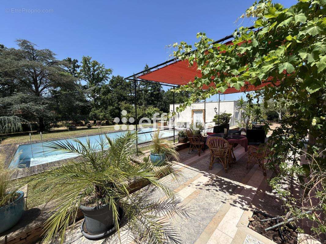 Maison à COMMELLE-VERNAY