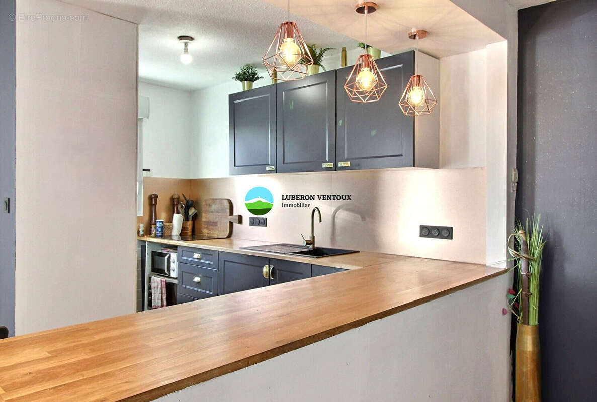 Appartement à PERNES-LES-FONTAINES