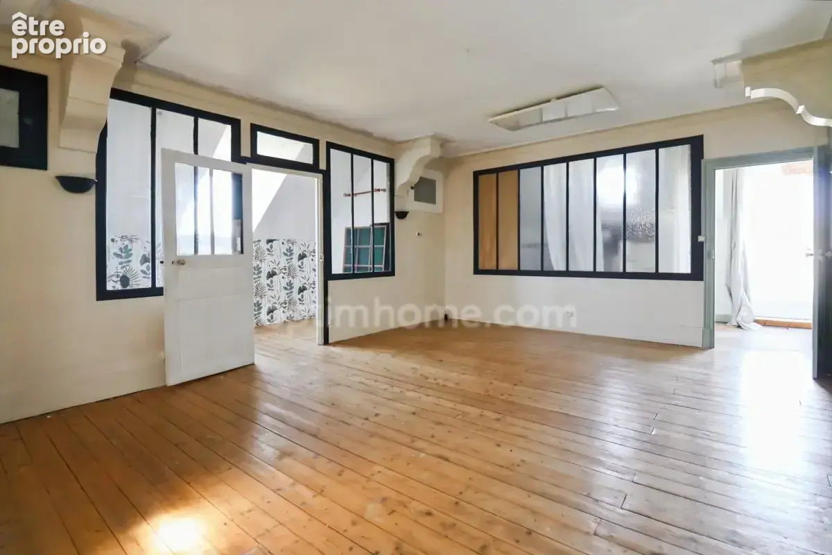 Maison de Charme et de Caractère -175 m² environ - 10 pièces - 7 chambres - Terrain 1450 m² environ - SAINT SULPICE LES FEUILLES - photo 25