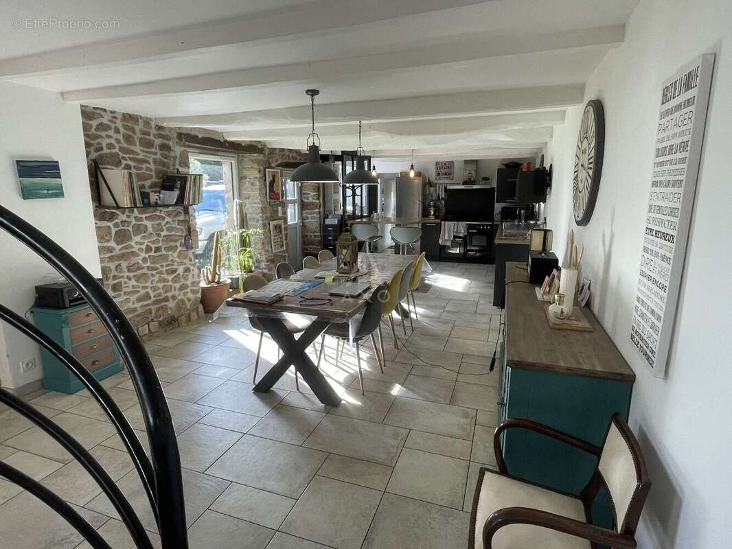 Maison à LOCOAL-MENDON