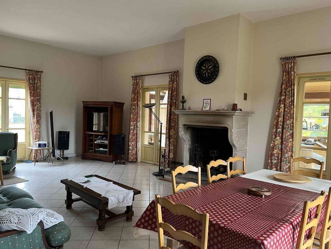 Maison à SIMANDRE