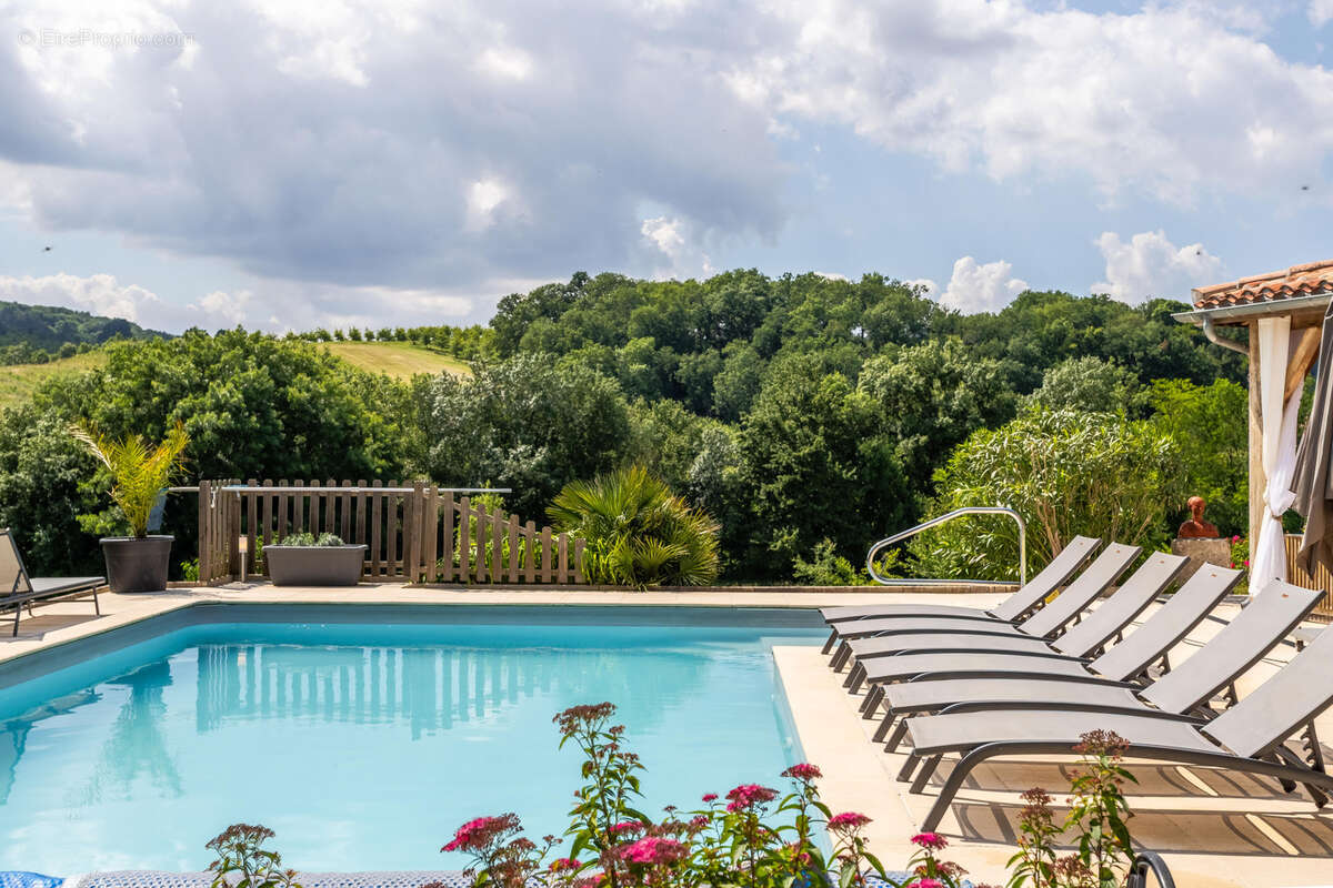 Maison de campagne avec annexes, 3 x piscines et vue - photo 53