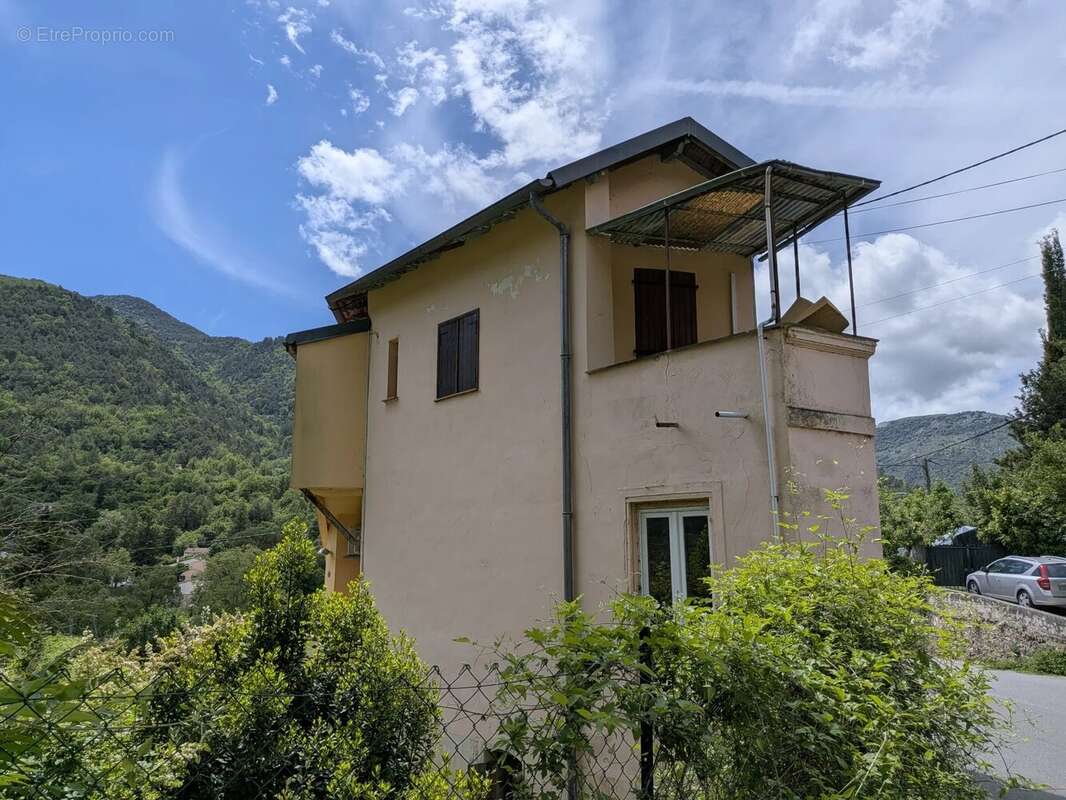 Sospel – À 35 minutes de Monaco – 5 pièces familial en duplex de 111 m² – Terrasse – Balcon - photo 18