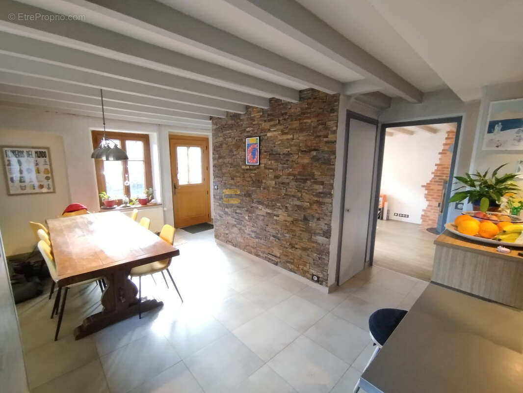 Maison à MONNETIER-MORNEX