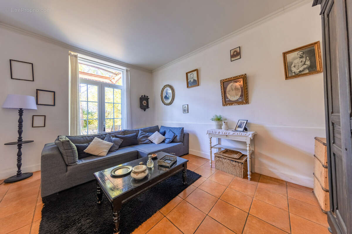 Maison à VIC-LE-FESQ