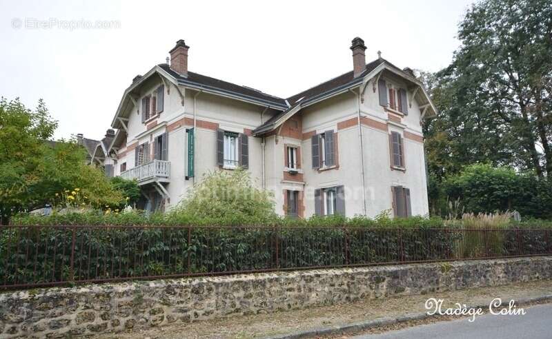 Maison à MILON-LA-CHAPELLE