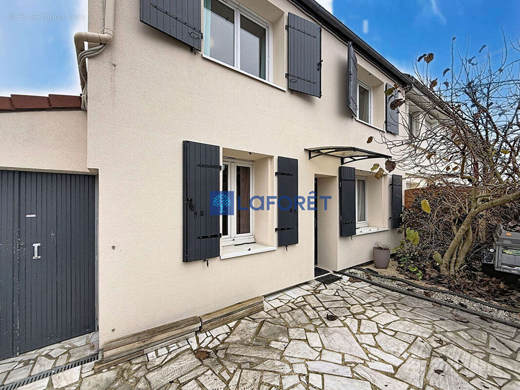 Maison à SAVIGNY-SUR-ORGE